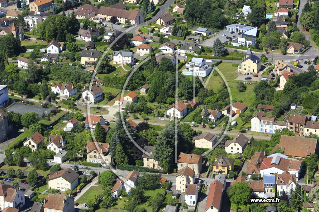 Photo arienne de Luxeuil-les-Bains (Alle des Romains)