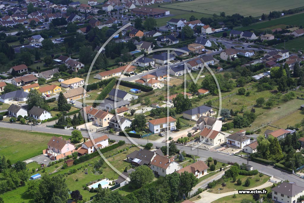 Photo arienne de Frignicourt (Croix Rouge)