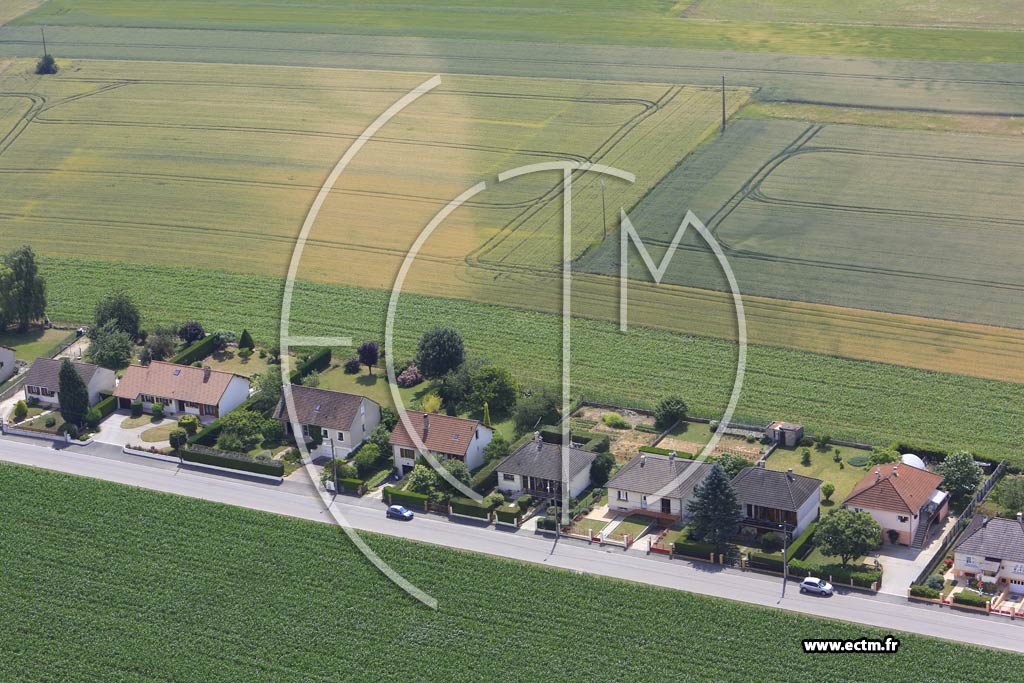 Photo arienne de Frignicourt (la Fosse  la Terre)