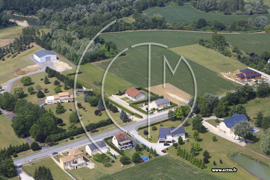 Photo arienne de Frignicourt (le Coton)