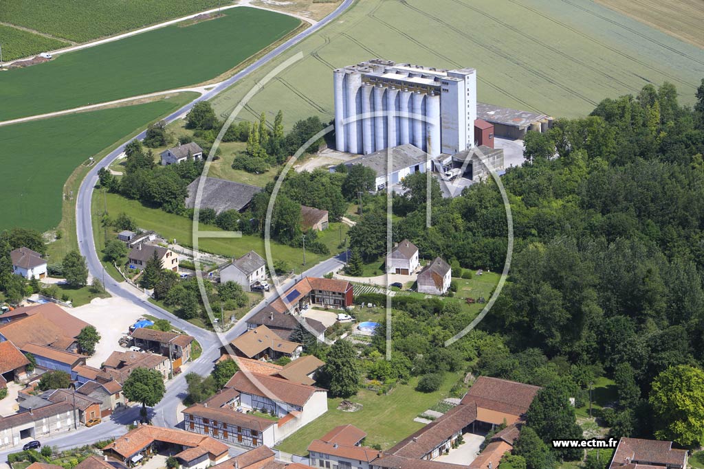 Photo arienne de Saint-Amand-sur-Fion (la Sautaine)