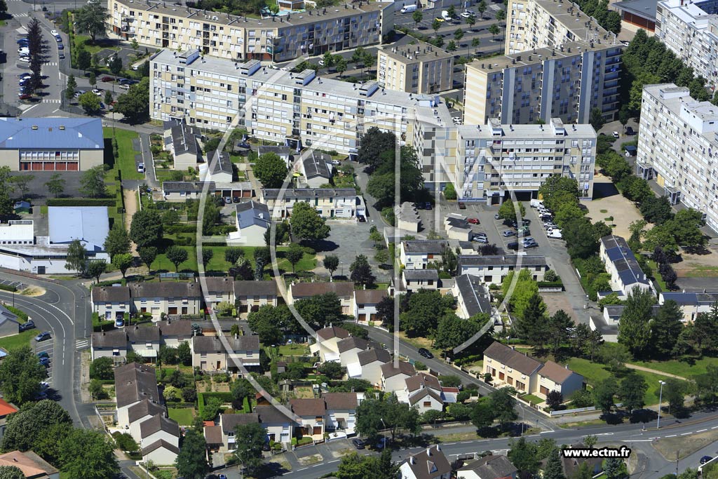 Photo arienne de Chteauroux (Cit Saint-Jean)