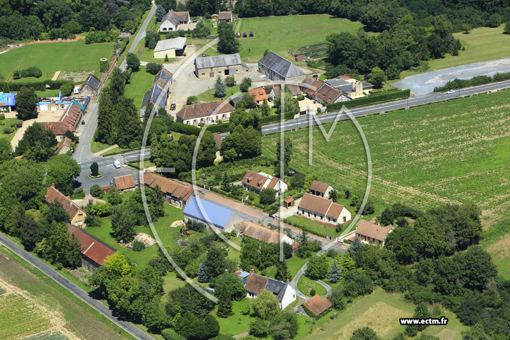 Photo arienne de Diors (Chteau de Diors)