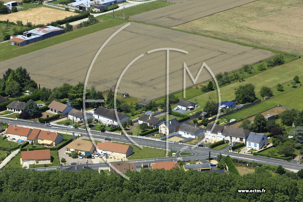 Photo arienne de Saint-Maur (le Petit Valenay)