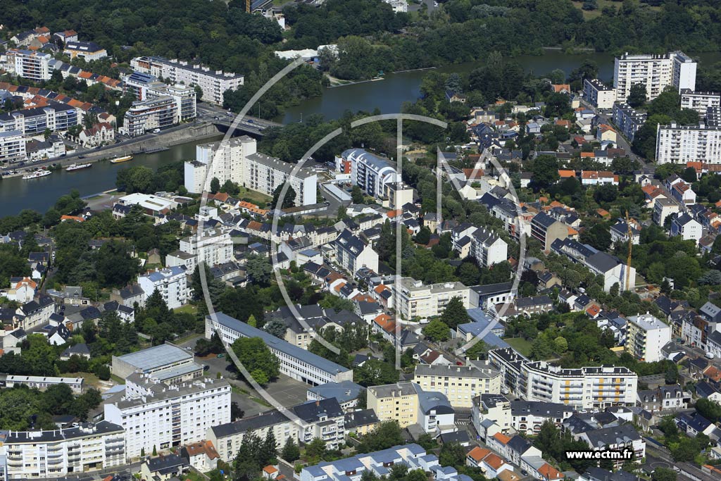Photo arienne de Nantes (Quartier de la Basilique St-Donatien et St-Rogatien)