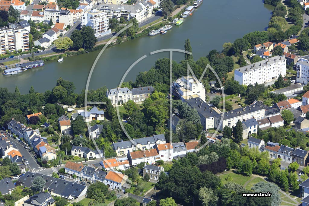 Photo arienne de Nantes (Quartier de la Basilique St-Donatien et St-Rogatien)