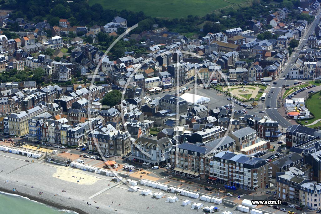 Photo arienne de Mers-les-Bains (le Front-de-Mer)
