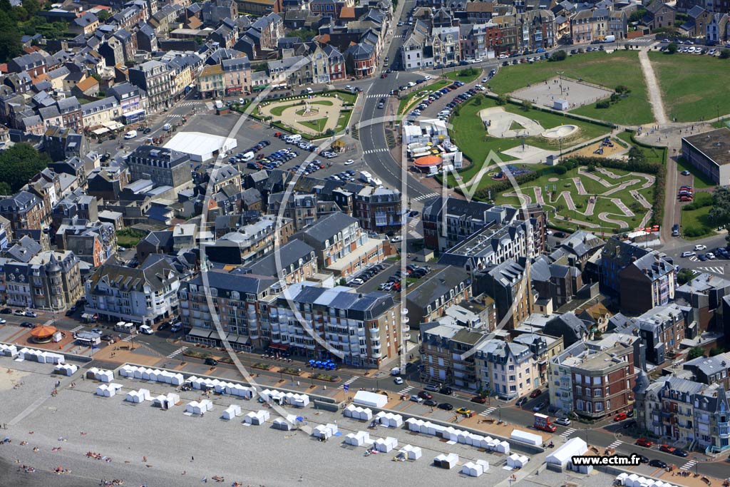 Photo arienne de Mers-les-Bains (Notre-Dame-de-la-Falaise)