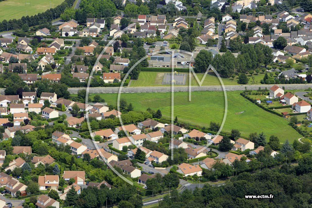 Photo arienne de Courcouronnes (le Parc du Bocage)