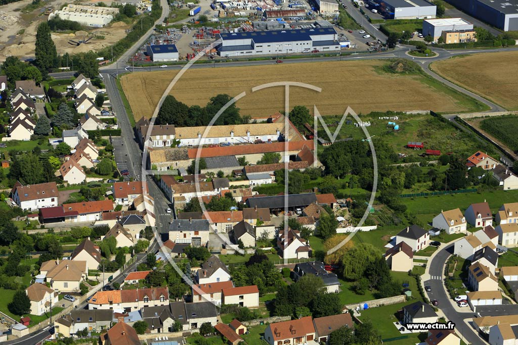 Photo arienne de Marolles-en-Hurepoix (la Grande Ferme)