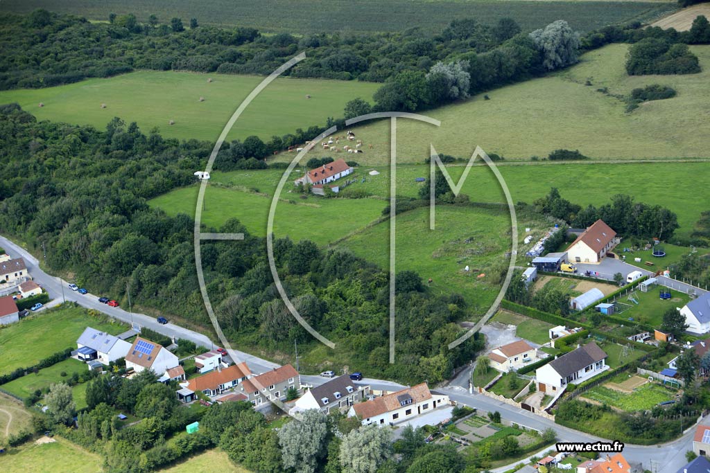 Photo arienne de Ferques (les Communes)