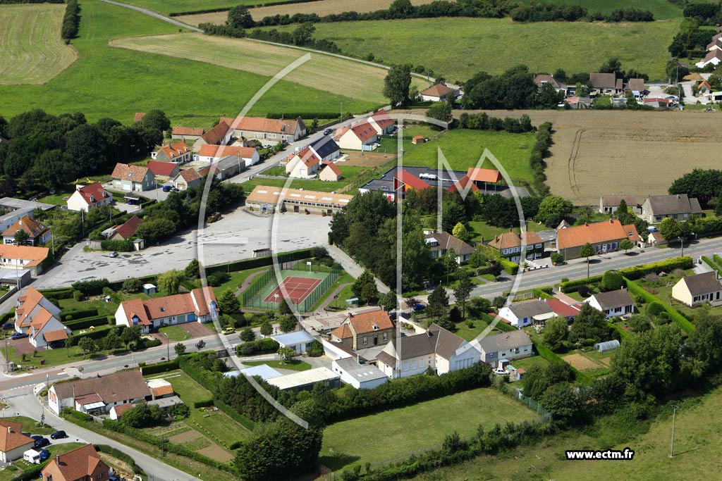Photo arienne de Leulinghen-Bernes (Uzelot)