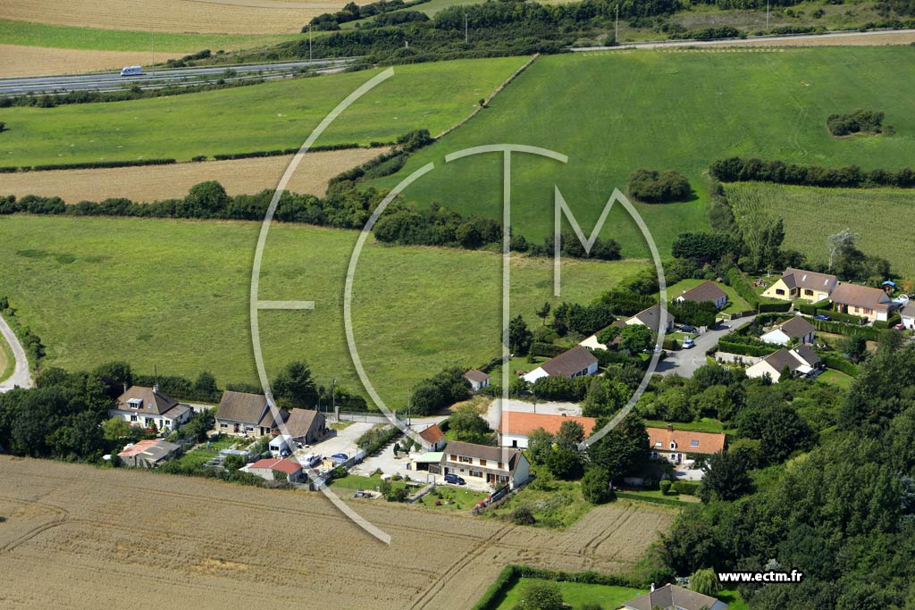 Photo arienne de Leulinghen-Bernes (Uzelot)