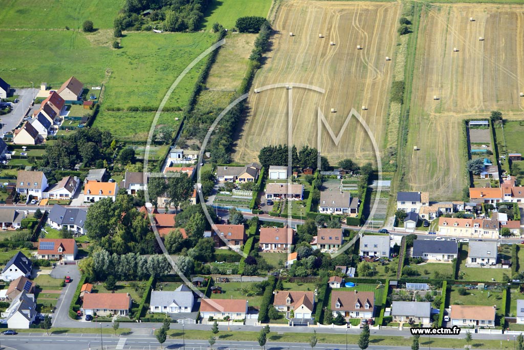 Photo arienne de Calais (Le Petit Courgain est)