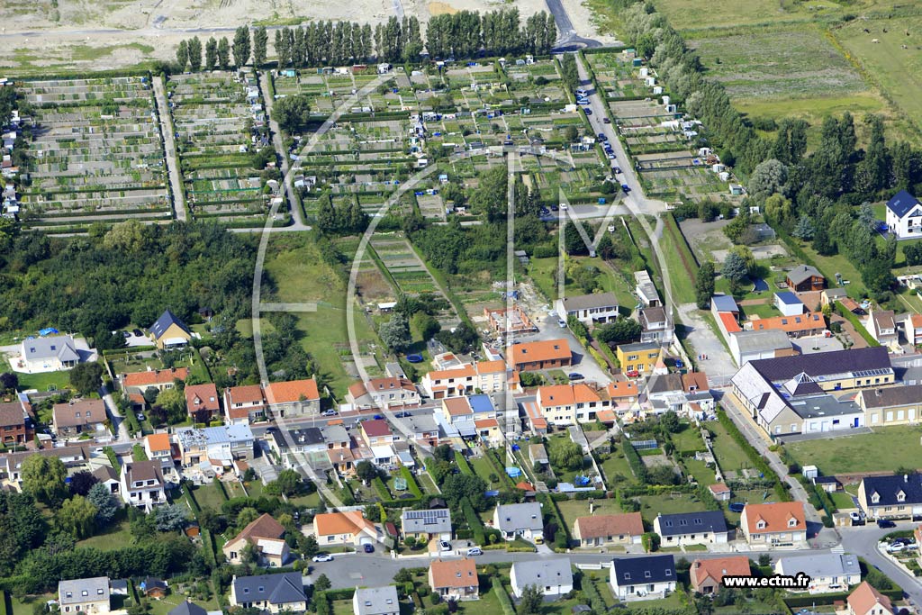 Photo arienne de Calais (Le Petit Courgain est)