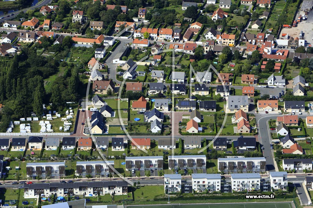 Photo arienne de Calais (Le Petit Courgain est)