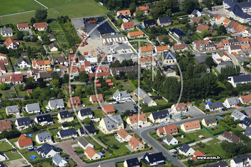 Photo arienne de Calais (Le Petit Courgain est)