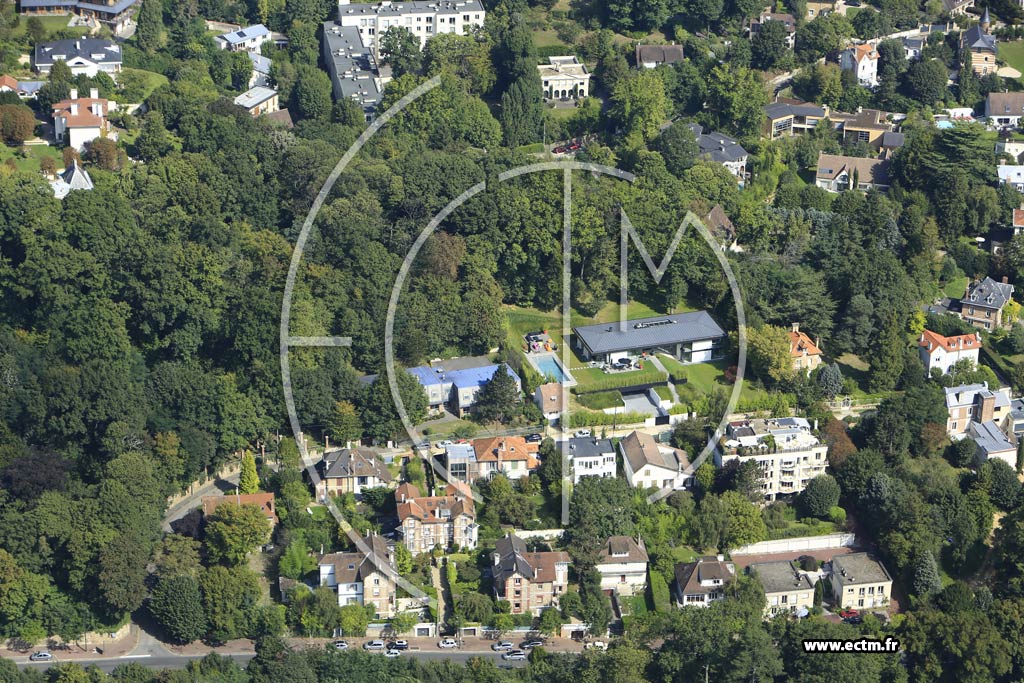 Photo arienne de Garches (Rond-Point du Centre)