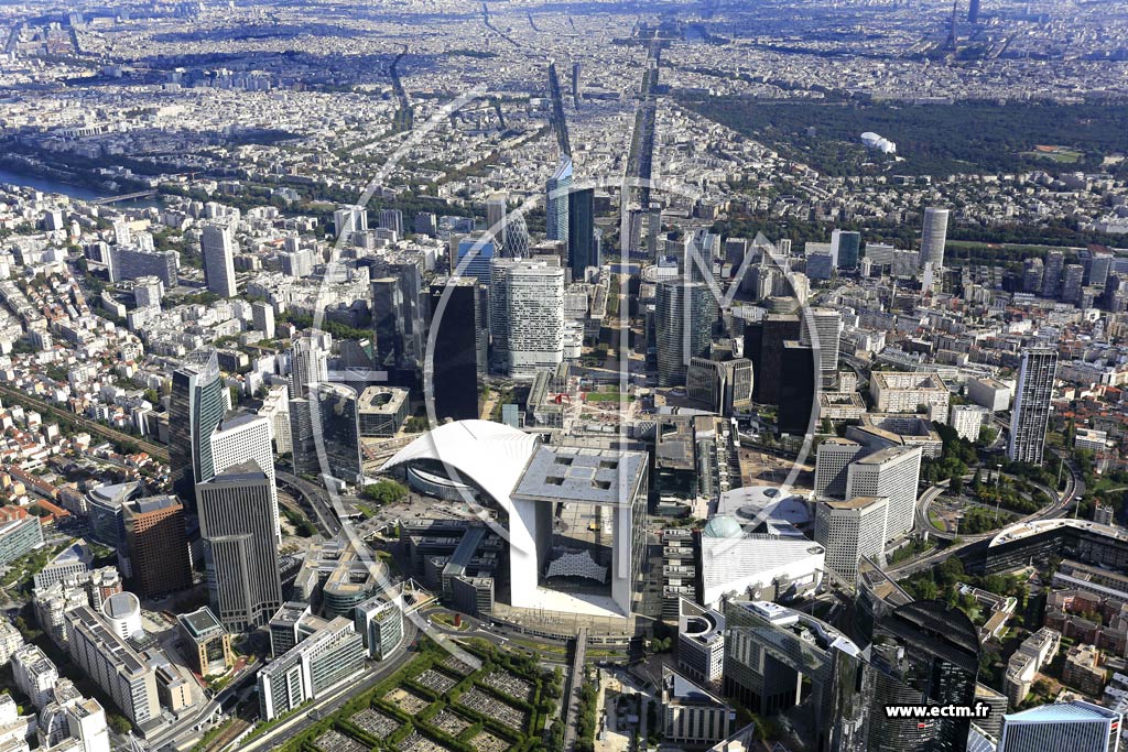 Photo arienne de Nanterre (la Dfense)