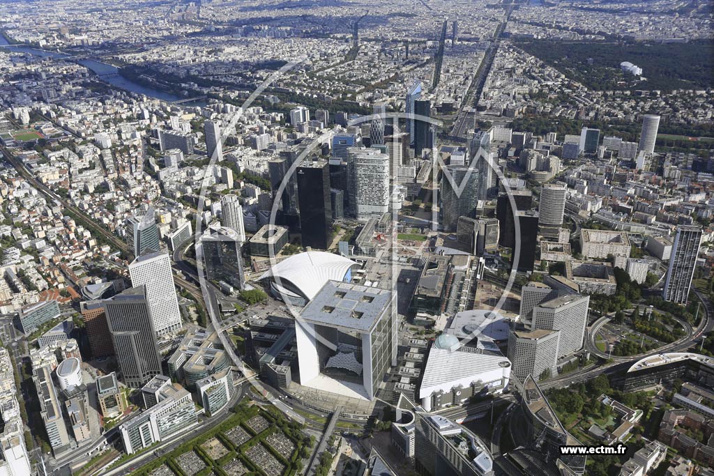 Photo arienne de Nanterre (la Dfense)