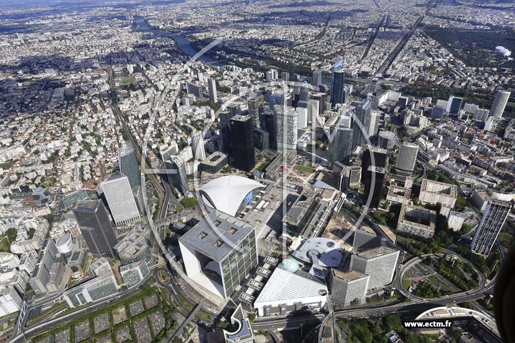 Photo arienne de Nanterre (la Dfense)