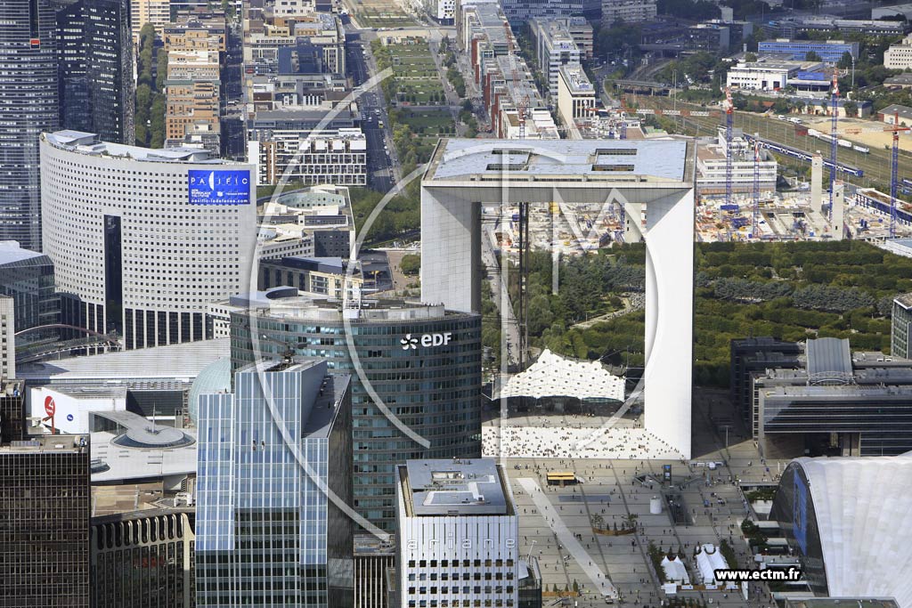 Photo arienne de Puteaux (la Dfense)
