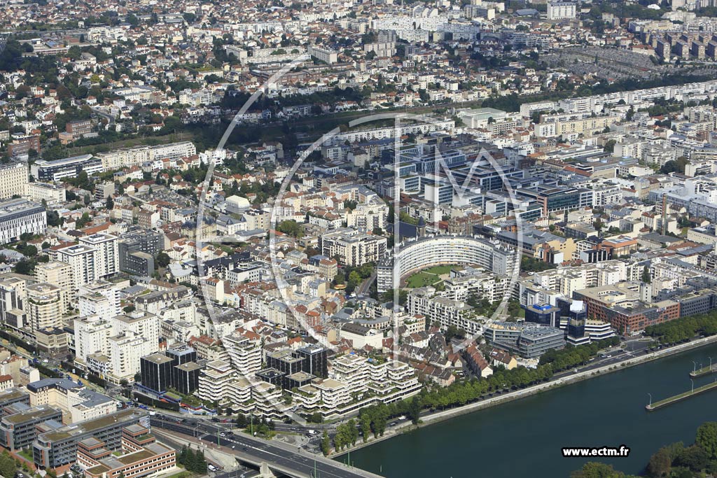 Photo arienne de Suresnes (Quartier du Pont de Suresnes - Mont Valrien)