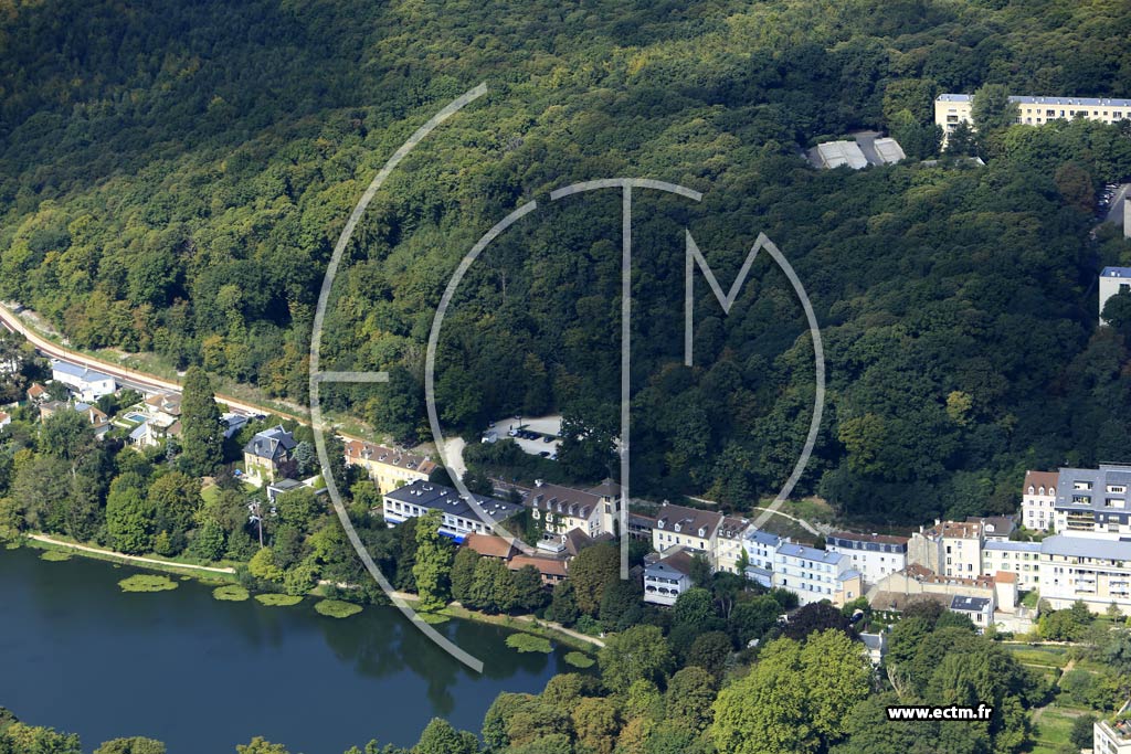 Photo arienne de Ville-d'Avray (le Monastre)