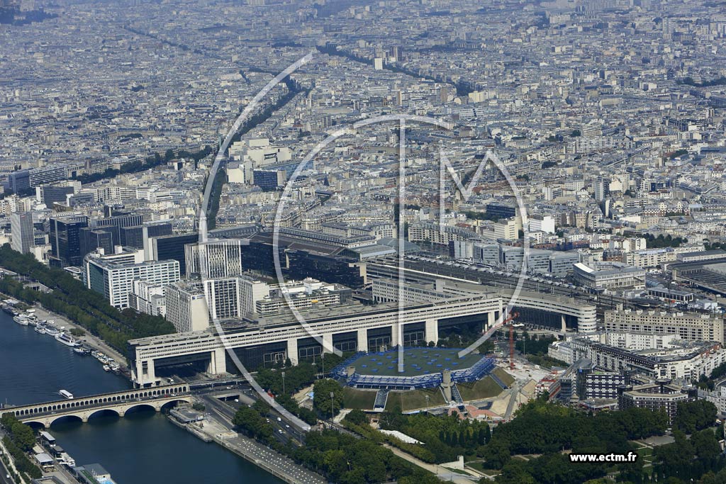 Photo arienne de Paris 12e arr. (Quartier de Bercy - POPB - Ministre des Finances)