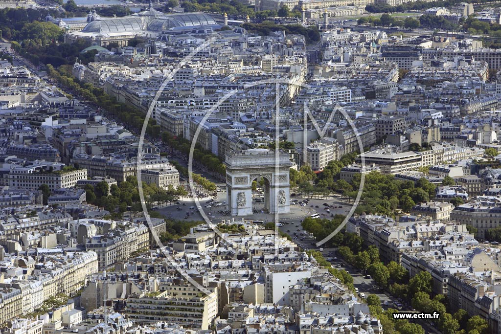 Photo arienne de Paris 17e arr. (Arc de Triomphe)