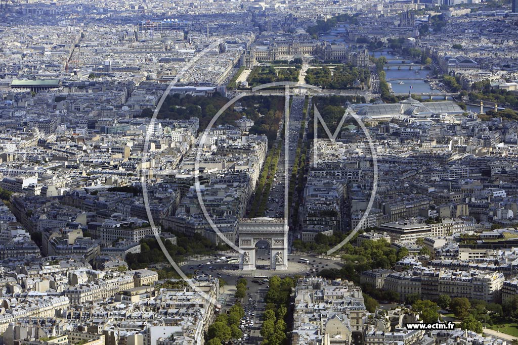 Photo arienne de Paris 17e arr. (Arc de Triomphe)