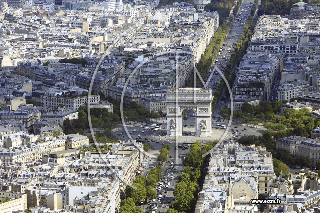 Photo arienne de Paris 17e arr. (Arc de Triomphe)