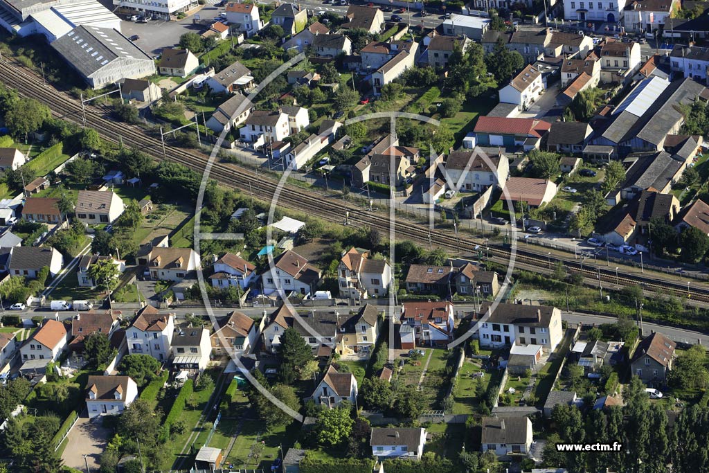 Photo arienne de Bonnires-sur-Seine (Quartier de l'Avenue de la Rpublique)