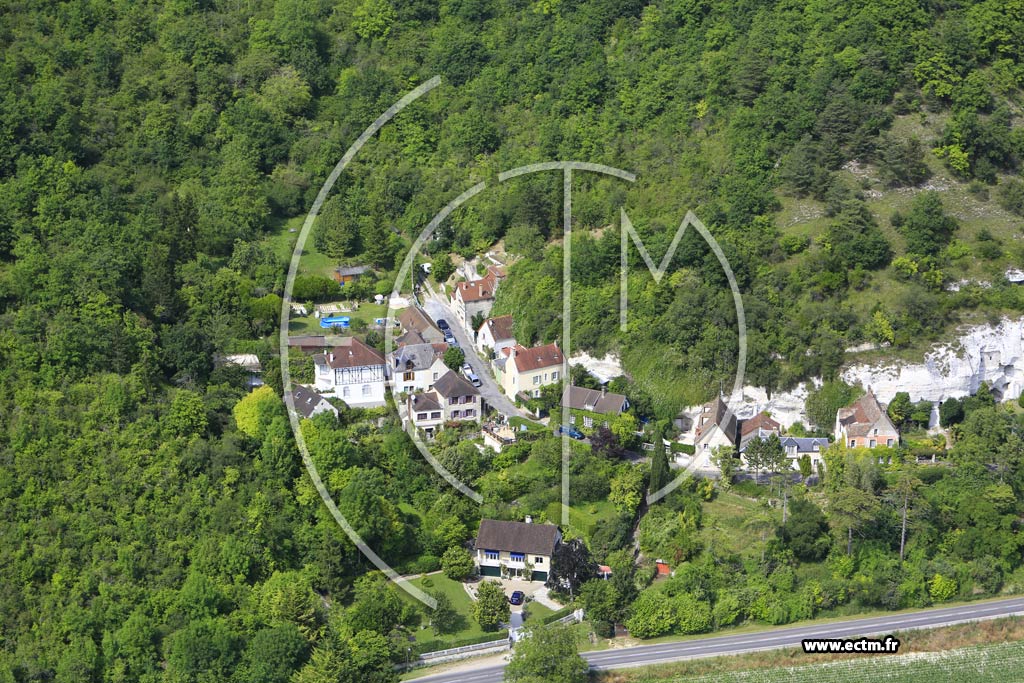 Photo arienne de Haute-Isle (Grottes du Colombier)