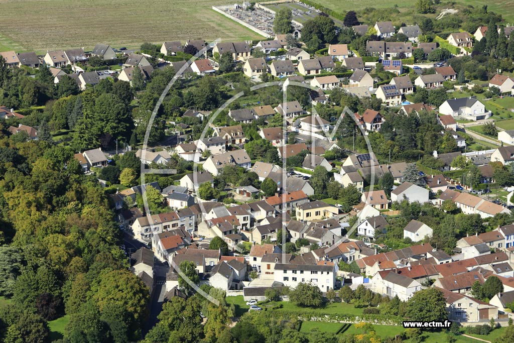 Photo arienne de Issou (Quartier de la Rue du Soleil Levant)