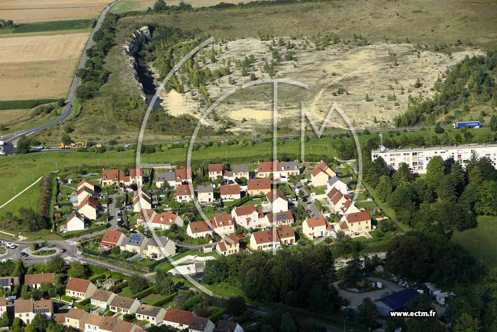 Photo arienne de Limay (Quartier du Chteau des Clestins)
