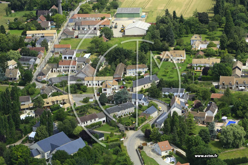 Photo arienne de Longnes (la Fortelle)