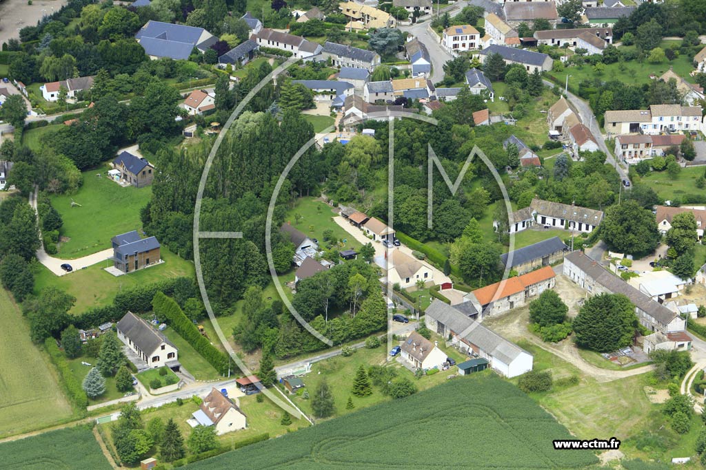 Photo arienne de Longnes (la Fortelle)