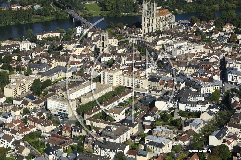 Photo arienne de Mantes-la-Jolie (Centre)
