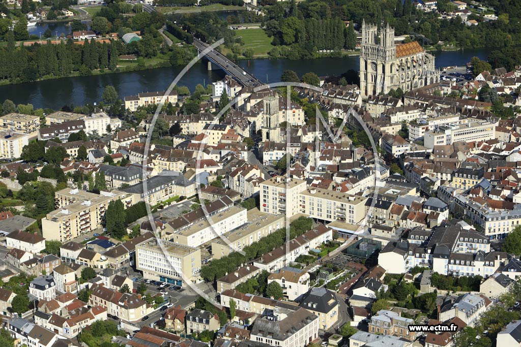 Photo arienne de Mantes-la-Jolie (Centre)