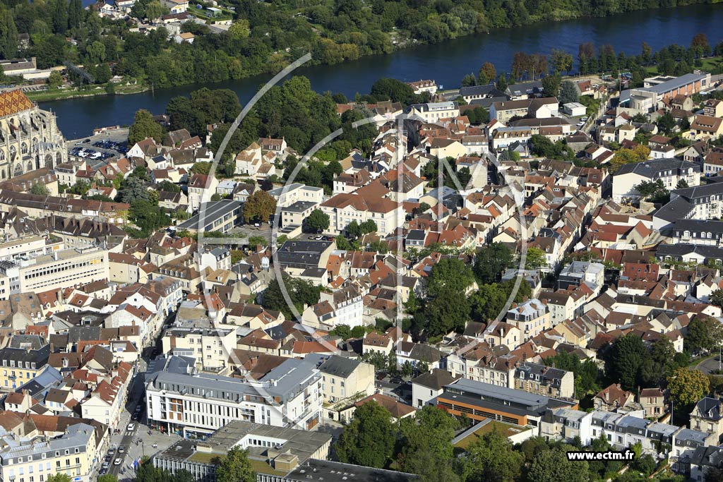 Photo arienne de Mantes-la-Jolie (Centre)
