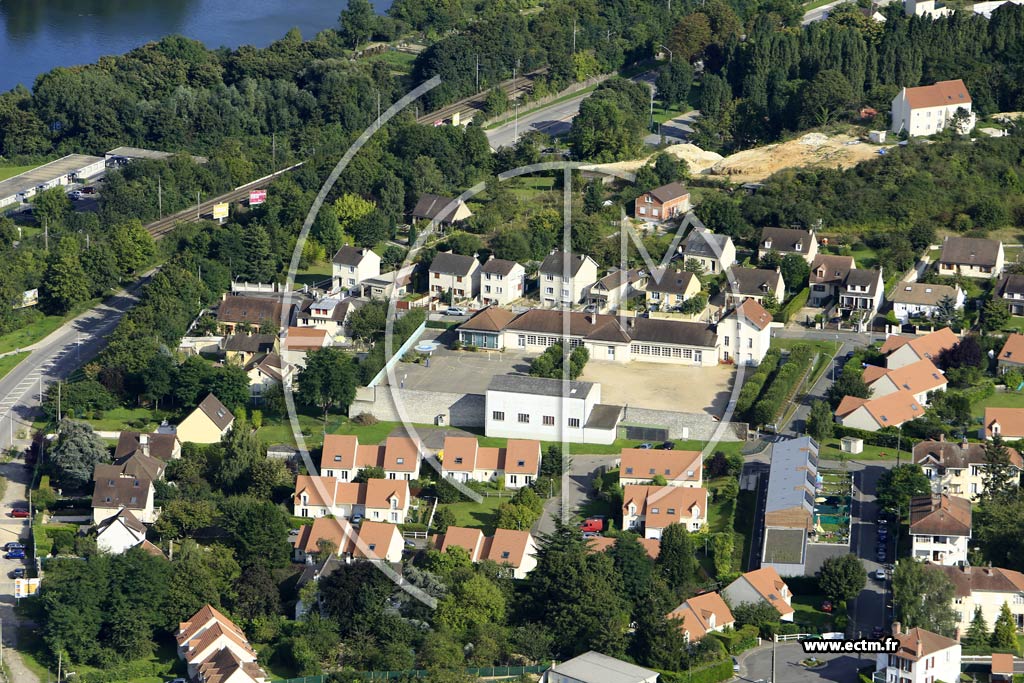Photo arienne de Mantes-la-Ville (Cit de la Cellophane)