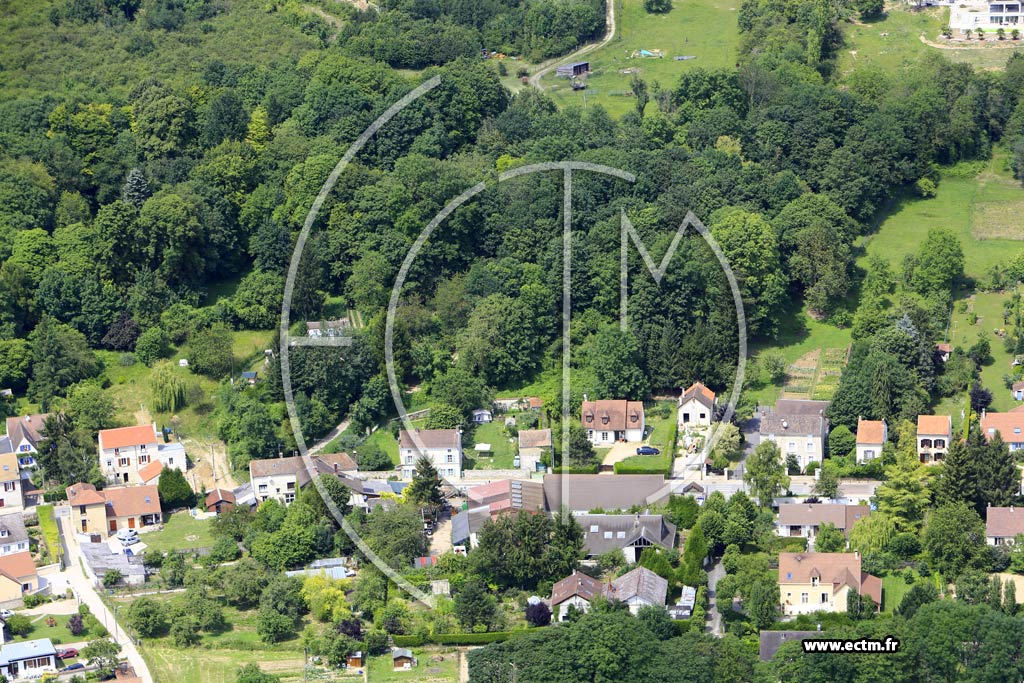 Photo arienne de Oinville-sur-Montcient (Bachambre)