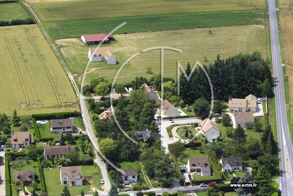 Photo arienne de Saulx-Marchais (la Grande Mare)