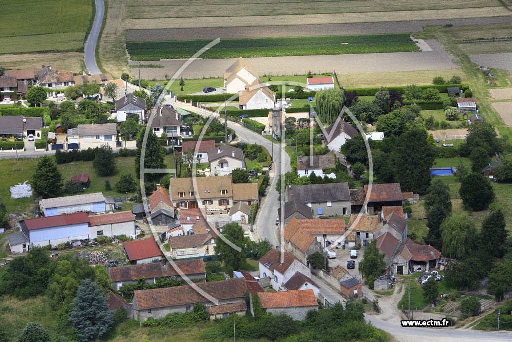 Photo arienne de Villiers-le-Mahieu (Boulaincourt)