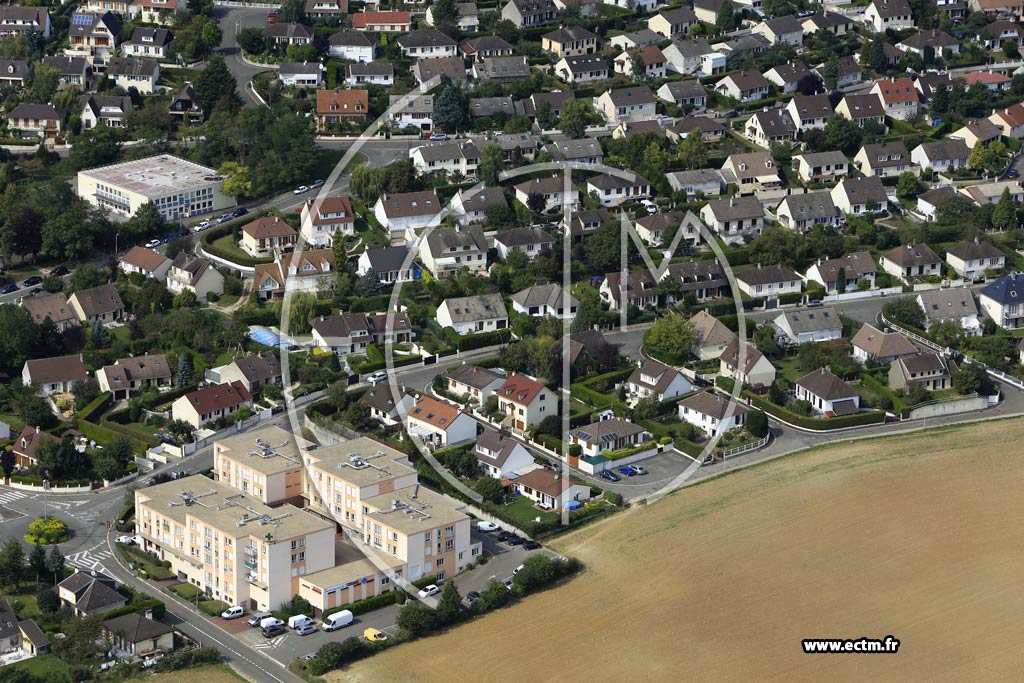 Photo arienne de Beynes (Val des Quatre Pignons)