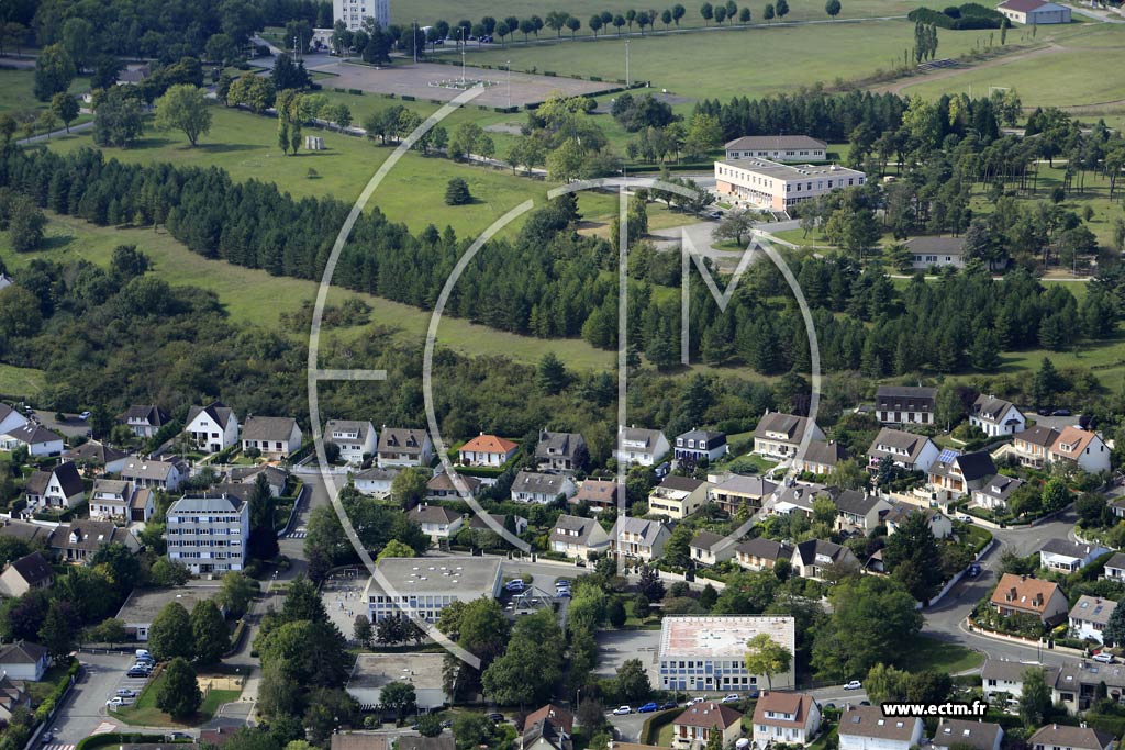 Photo arienne de Beynes (Val des Quatre Pignons)