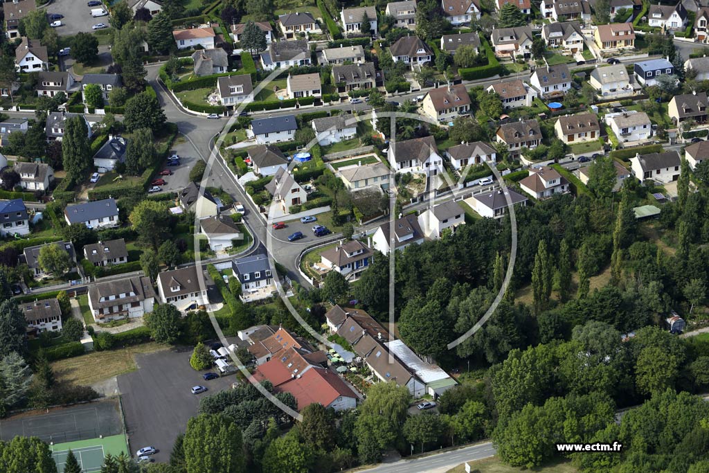 Photo arienne de Beynes (Val des Quatre Pignons)