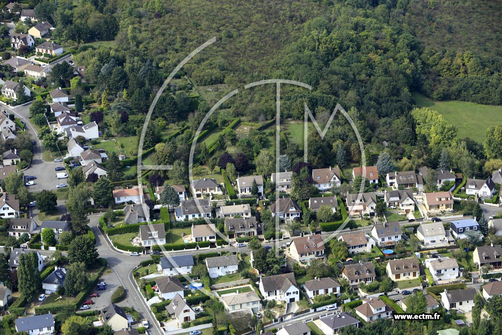 Photo arienne de Beynes (Val des Quatre Pignons)