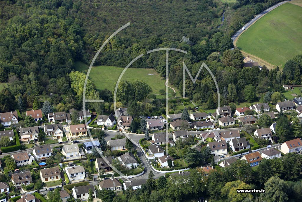 Photo arienne de Beynes (Val des Quatre Pignons)
